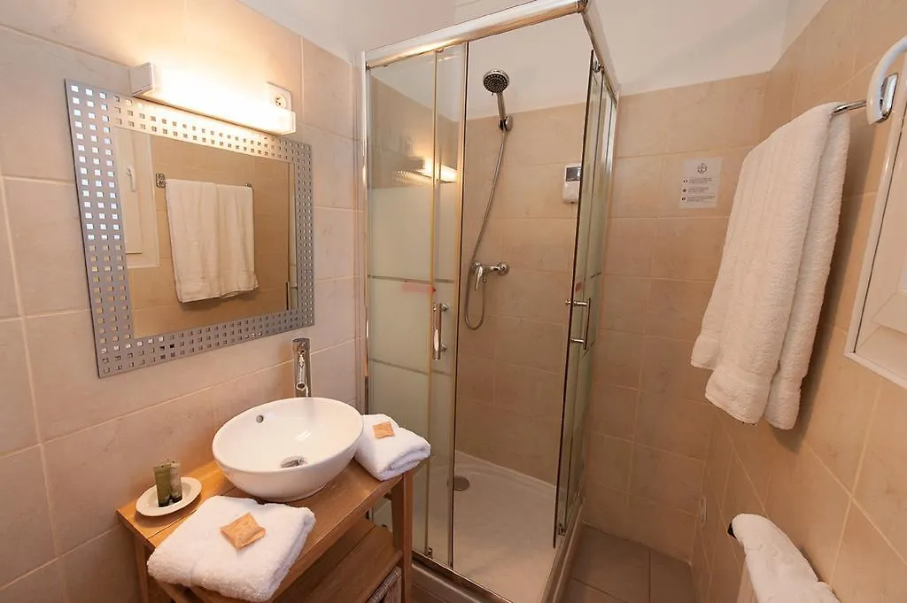 Hotel Sainte Anne - Apt 3*,