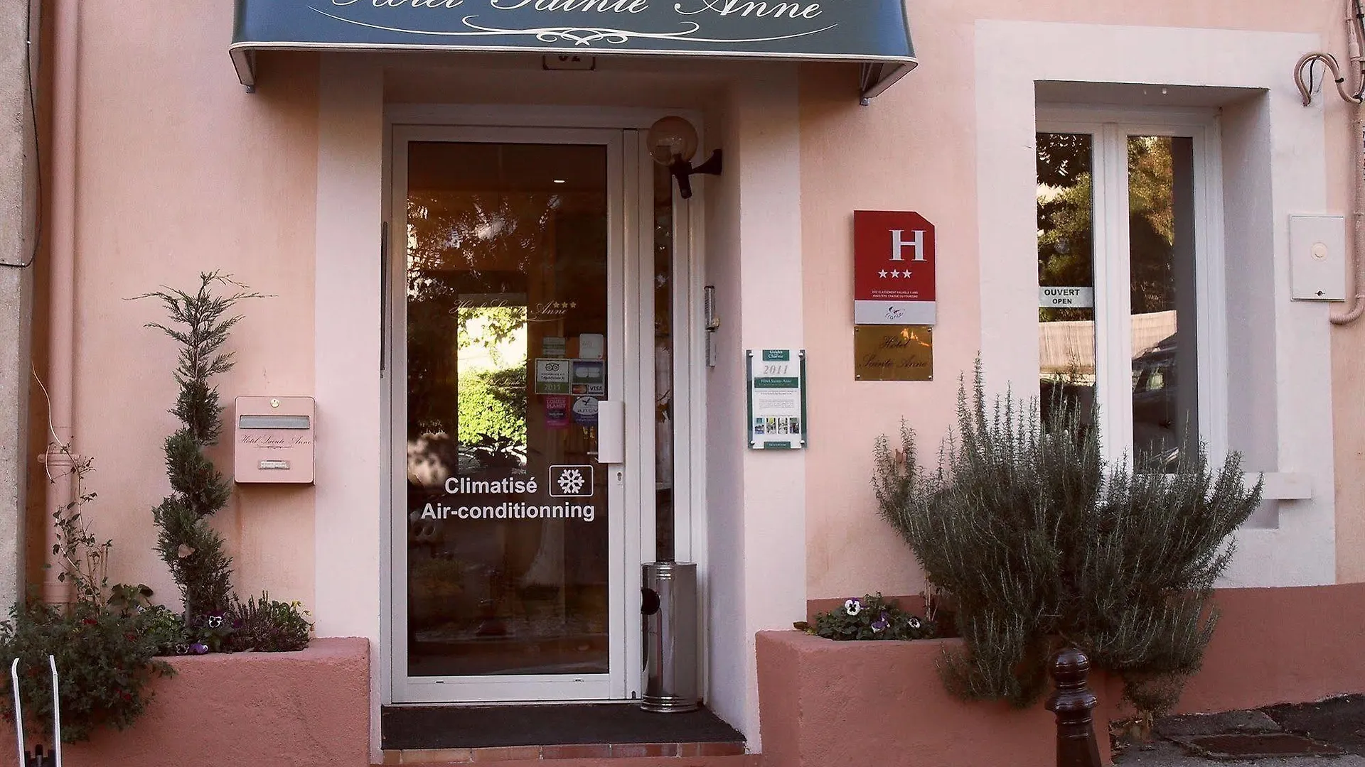 Hotel Sainte Anne - Apt 3*,