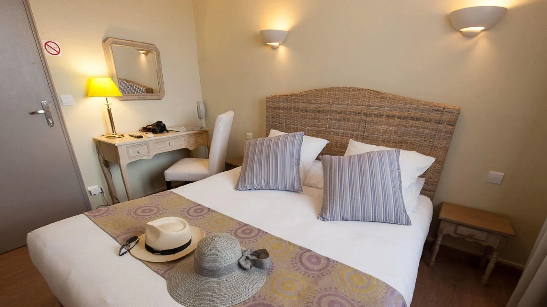 Hotel Sainte Anne - Apt